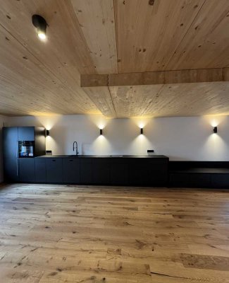 2-Zimmer-Wohnung mit schöner Küche und Innenausstattung in Falkenstein