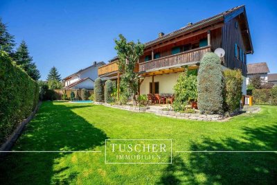 Ihr neues Zuhause - großzügiges Zweifamilienhaus mit Garten, Solar, Pool und 3 Garagen