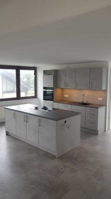 Exklusive 2-Zimmer-Loft-Wohnung mit gehobener Innenausstattung mit Balkon und EBK in Neuenbürg