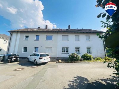 Vielseitiges Investment: Doppelhaus mit 3 Wohneinheiten, Stellplätzen und attraktiver Lage
