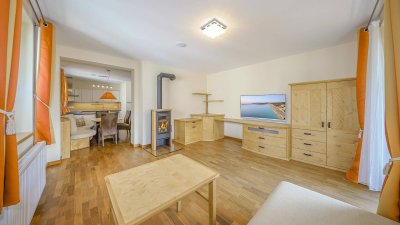 Hochwertige Dachgeschosswohnung mit schönem Ausblick in Ruhelage