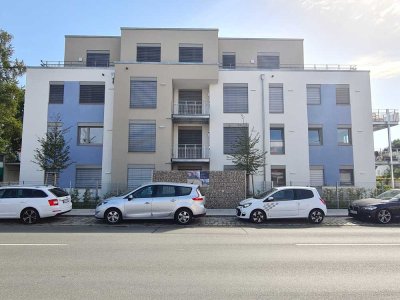 Helle, barrierefreie, neuwertige 2-Zimmer-Wohnung mit Terrasse und Gartenanteil