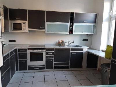 Geräumige 4-Zimmer Altbauwohnung mit Aufzug, WG-geeignet