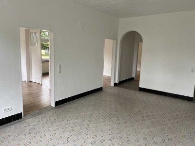 Großes Einfamilienhaus in idyllischer Lage!