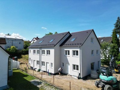 Luxuriöser Erstbezug: Reihenendhaus mit großem Garten, Carport & Homeoffice – Energieklasse A+