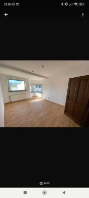Helle 4 Zimmer Wohnung mit Balkon