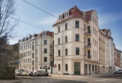 Hochwertig sanierte 2-Zimmerwohnung mit Loggia und Parkettboden!