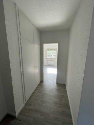 sehr gut geschnittene 3,5 Zimmer Whg mit Balkon, WBS erforderlich