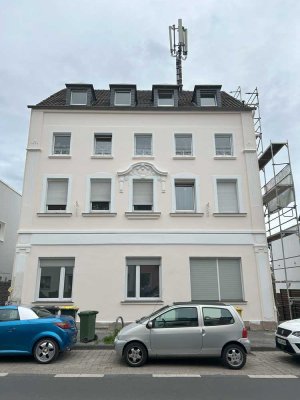 Geschmackvolle 3-Zimmer-Souterrain-Wohnung mit gehobener Innenausstattung mit Terasse und Garten