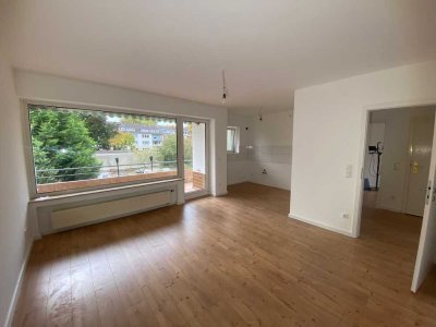 Erstbezug nach Sanierung!!!  Wohnung mit Sonnenbalkon in Krefeld Inrath