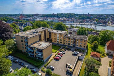Hafennähe trifft Wohnkomfort - Großzügige 3-Zimmer-Wohnung mit TG-Stellplatz & Charme!