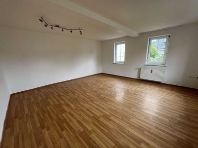 Große 5-Zimmerwohnung über 2 Etagen in Einberg!
