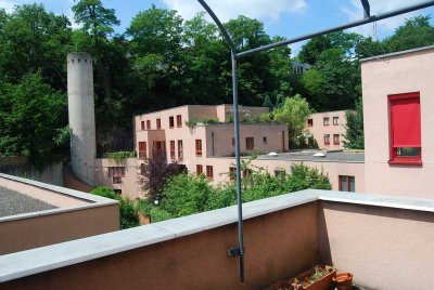Sonnige 2-Zimmer-Maisonette-Wohnung mit Balkon und EBK in zentraler Lage