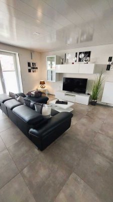 RESERVIERT! Von Privat! Neuwertige luxuriös ausgestattete Wohnung, incl. Stellplatz!