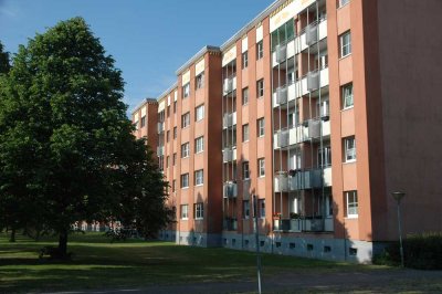 4-Zimmer-Wohnung im 3. OG mit Balkon unrenoviert