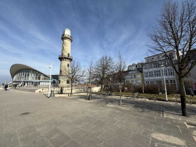 1. Reihe Warnemünde - Meerblick am Leuchtturm