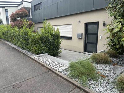 Stilvolle 1-Raum-Erdgeschosswohnung mit gehobener Ausstattung, Terrasse und Einbauküche