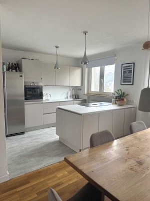 5-Zimmer Wohnung mit Balkon im 2. OG in Landshut-Schönbrunn