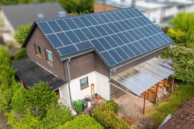 Freistehendes 1-Fam. Haus mit Photovoltaik u. 2 Garagen in Eggenstein-Leopoldshafen