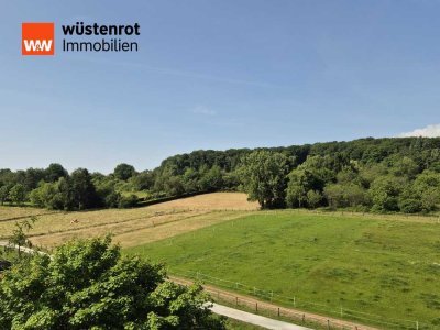 Friedrichsdorf-Köppern: Sanierte Wohnung barrierefrei und mit Weitblick - auf Wunsch vollmöbliert