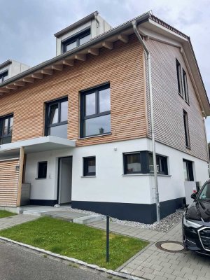 Erstbezug: 5-Zimmer-Doppelhaushälfte mit EBK, TG und Bergblick in Pfronten-Kreuzegg