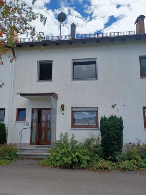 Gepflegtes Reihenmittelhaus mit Garten in ländlich ruhiger Lage.