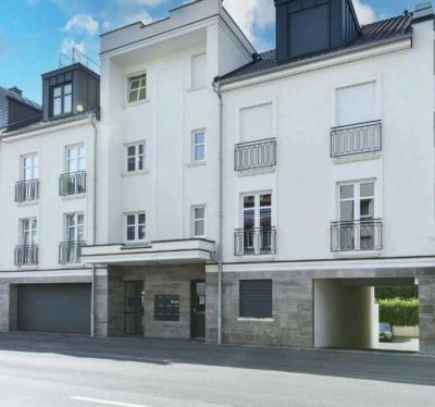 Neuwertige 2-Raum-EG-Wohnung mit Balkon und Einbauküche