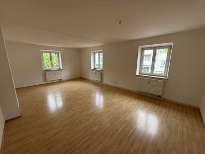 4 Zimmer Wohnung in Ortszentrum von Petershausen