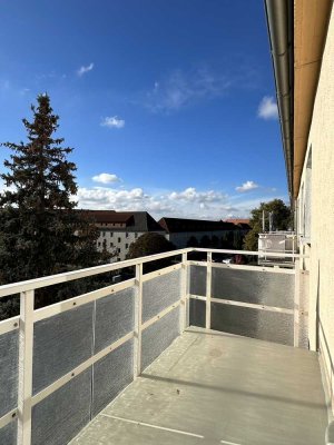 Neu!!! Frisch sanierte 3-Raumwohnung mit Balkon