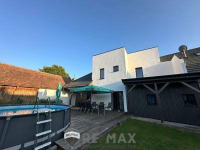"Wohnen mit Pool &amp; Terrasse!"