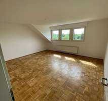 Schöne, geräumige 2 Zimmer-Dachgeschosswohnung in Stolberg ab dem 01.08.2025 zu vermieten.