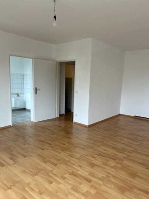 Duisburg Wanheim: 1 Zimmerwohnung mit Balkon, Aufzug vorhanden