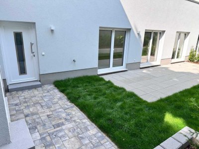 Erstbezug! Lichtdurchflutete 4-Zimmer-Neubauwohnung mit Terrasse im Grünen Süden Berlins
