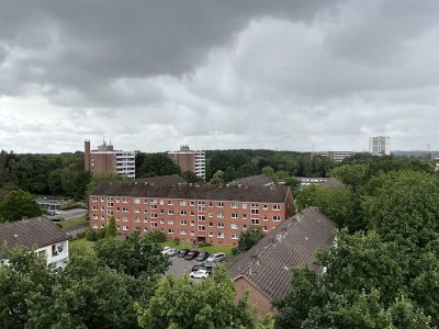 Schicke 3-Zi-Wgh mit Einbauküche und Balkon in ruhiger, grüner Lage von Reinbek