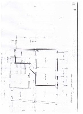 Renovierte 2-Zi Altbau mit Küchenelementen und Garten