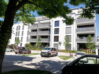 Helle, geräumige 2 Zimmer-Wohnung mit EBK