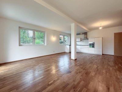 Helle Terrassenwohnung mit Bergblick