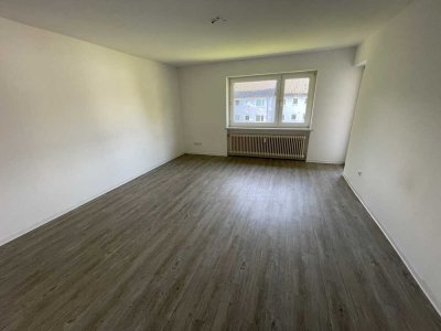 3 Zimmer Wohnung mit Balkon