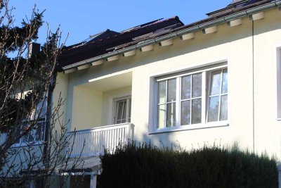 Helle, gut geschnittene, attraktive 2-Zimmer-Wohnung mit Balkon