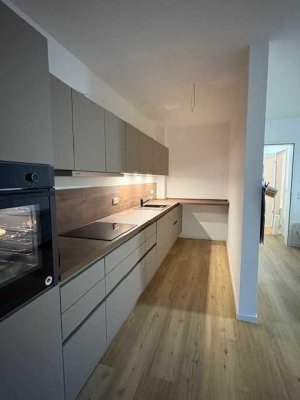 ! AUSSCHLIESSLICH MIT WOHNBERECHTIGUNGSSCHEIN ! 3-Zimmer-Wohnung mit Balkon