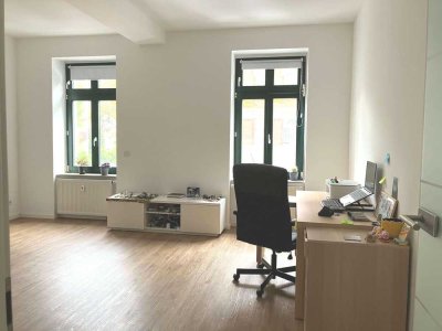 Moderne 2 - Zimmer - Wohnung mit Balkon und Einbauküche in beliebter Lage
