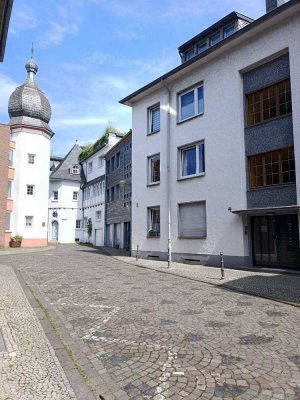 Einmalige Gelegenheit. Helle 2-Raum-Wohnung mit Balkon, 2.OG. in ruhige, zentrale Lage