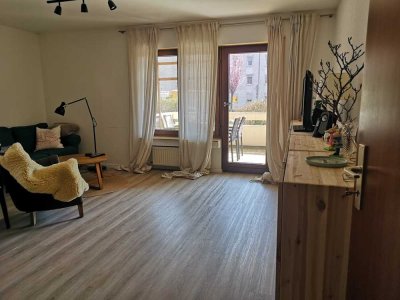 3-Zimmer-Wohnung mit Wohlfühlfaktor: Balkon, Einbauküche, Keller & PKW-Stellplatz