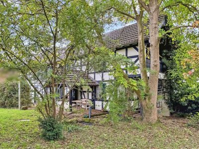 Denkmalschutz: Romantisches Landhaus mit großem Grundstück in Mechernich-Kalenberg