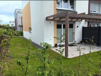Schönes modernes Haus mit EBK und Garten in Abstatt