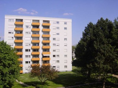Bereits renovierte 3-Zimmer-Eigentumswohnung in Rgbg.-West