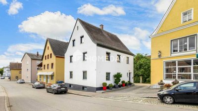 Komplett saniertes Einfamilienhaus mit Fußbodenheizung, Pelletofen und gepflegtem Originalparkett