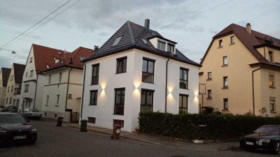 Wunder schöne helle  3 Zimmer  Wohnung  in stuttgart Wangen  mit Garten usw