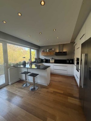 Sanierte Traumwohnung in Waldrandlage, Balkon, Garten, Garage