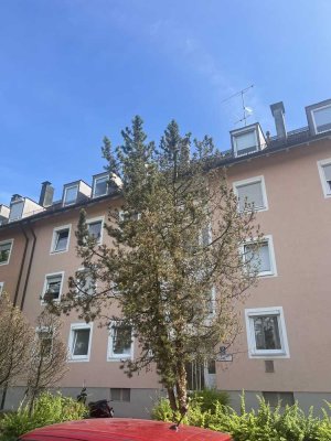 +MILBERTSHOFEN U2+ Sonnige,ruhige 2-Zi.-Wohng.,Wohnküche, EBK neu, Stellpl. optional, ab sofort
